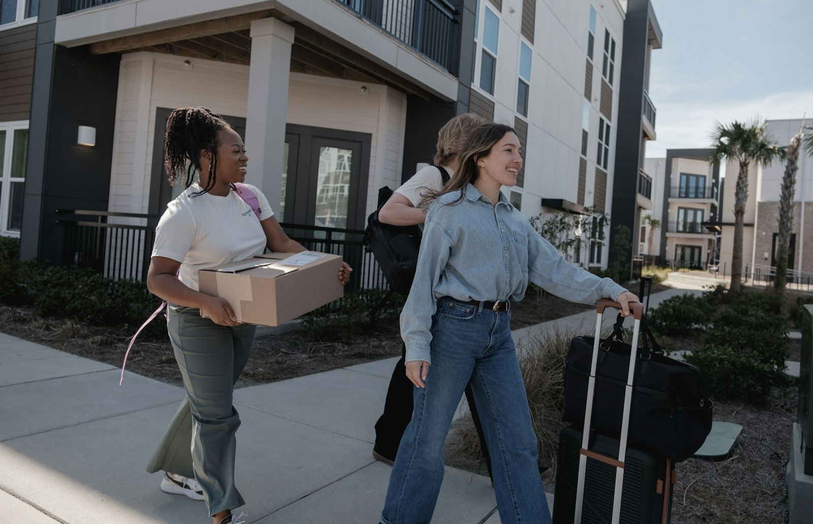 Move-In / Move-Out